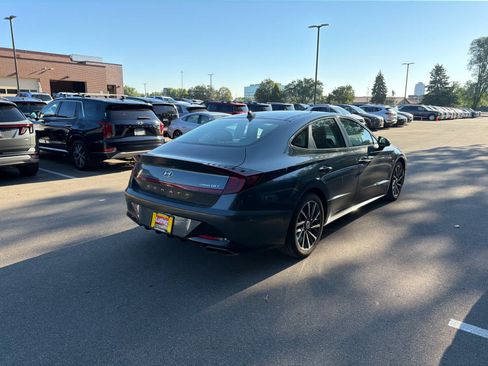 Used 2023 Hyundai Sonata Limited FWD image 2
