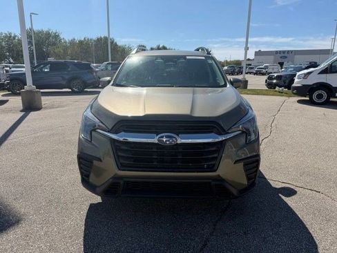Used 2025 Subaru Ascent Premium AWD/4WD image 3