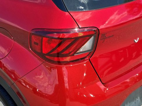 Used 2024 Hyundai Venue SEL image 40