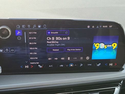 Certified 2025 Chevrolet Traverse LT image 13