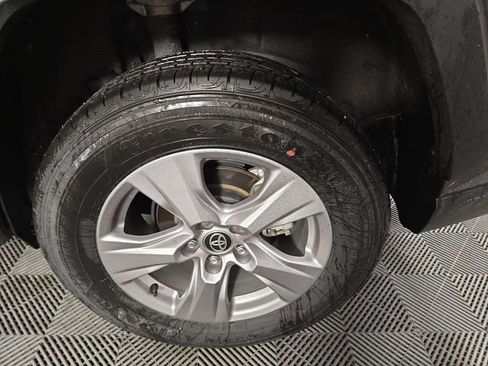 Used 2025 Toyota RAV4 XLE image 11