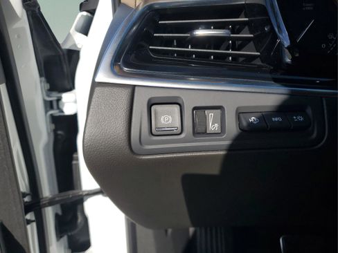 Used 2024 Cadillac XT6 Sport w/ Platinum Package image 29