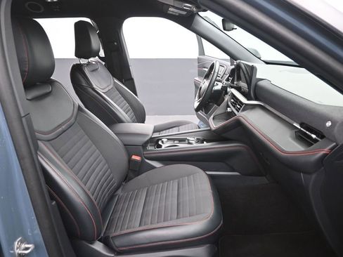 Used 2025 Ford Explorer ST-Line image 16