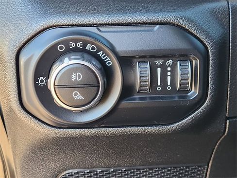 Used 2021 Jeep Gladiator Overland image 21