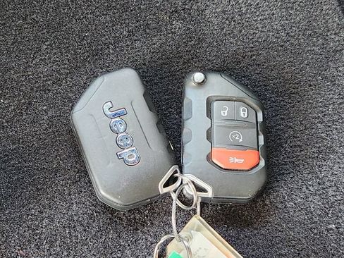 Used 2025 Jeep Wrangler Unlimited Rubicon 4xe w/ Convenience Group AWD/4WD image 36