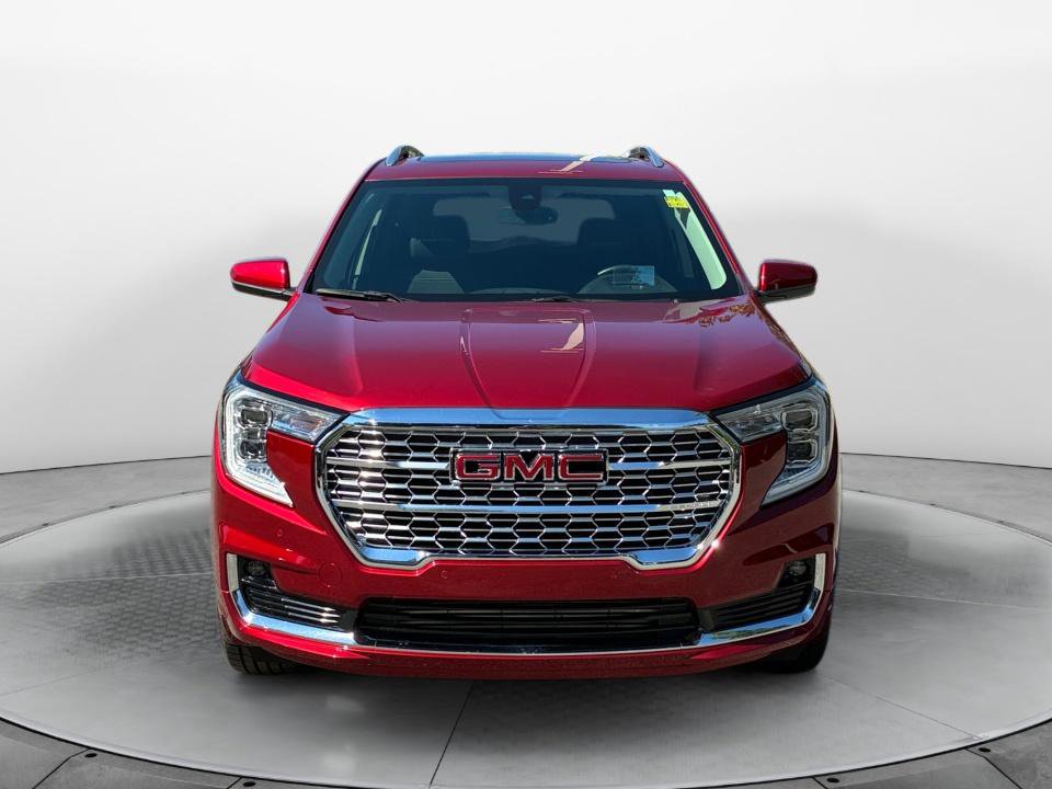 Used 2024 GMC Terrain Denali AWD/4WD image 2