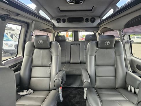 Used 2017 GMC Savana 2500 RWD image 29