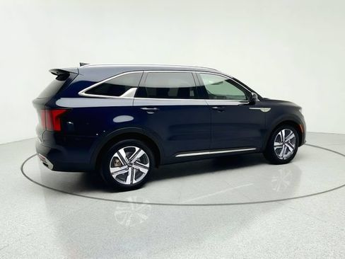 Certified 2023 Kia Sorento EX AWD/4WD image 6