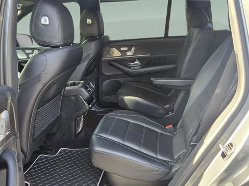 Used 2022 Mercedes-Benz GLS 450 4MATIC image 11