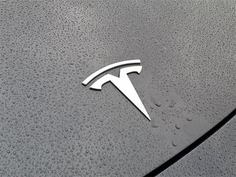 Used 2021 Tesla Model Y Long Range image 24