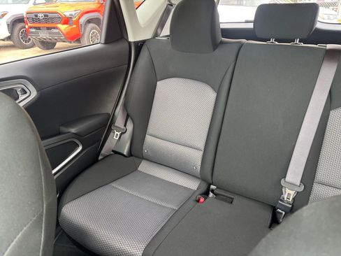 Used 2025 Kia Soul LX w/ LX Technology Package FWD image 37