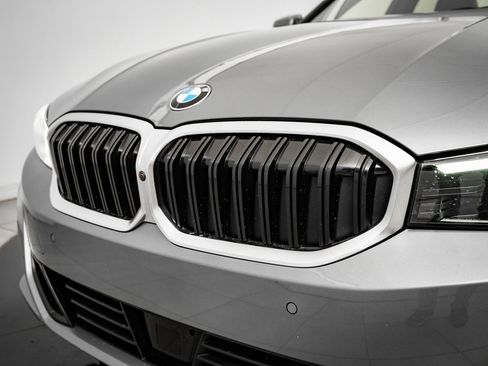 Used 2025 BMW 330i xDrive Sedan image 3