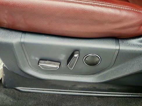 Used 2023 Ford Expedition Limited image 12