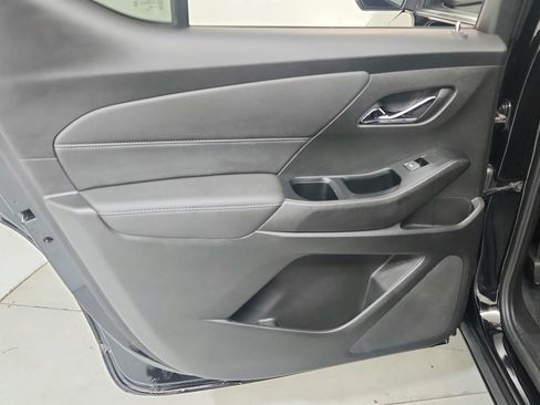 Used 2023 Chevrolet Traverse LT FWD image 21