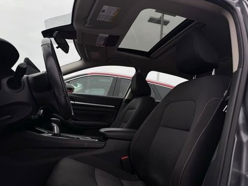 Used 2023 Nissan Altima 2.5 SV w/ SV Premium Package image 16