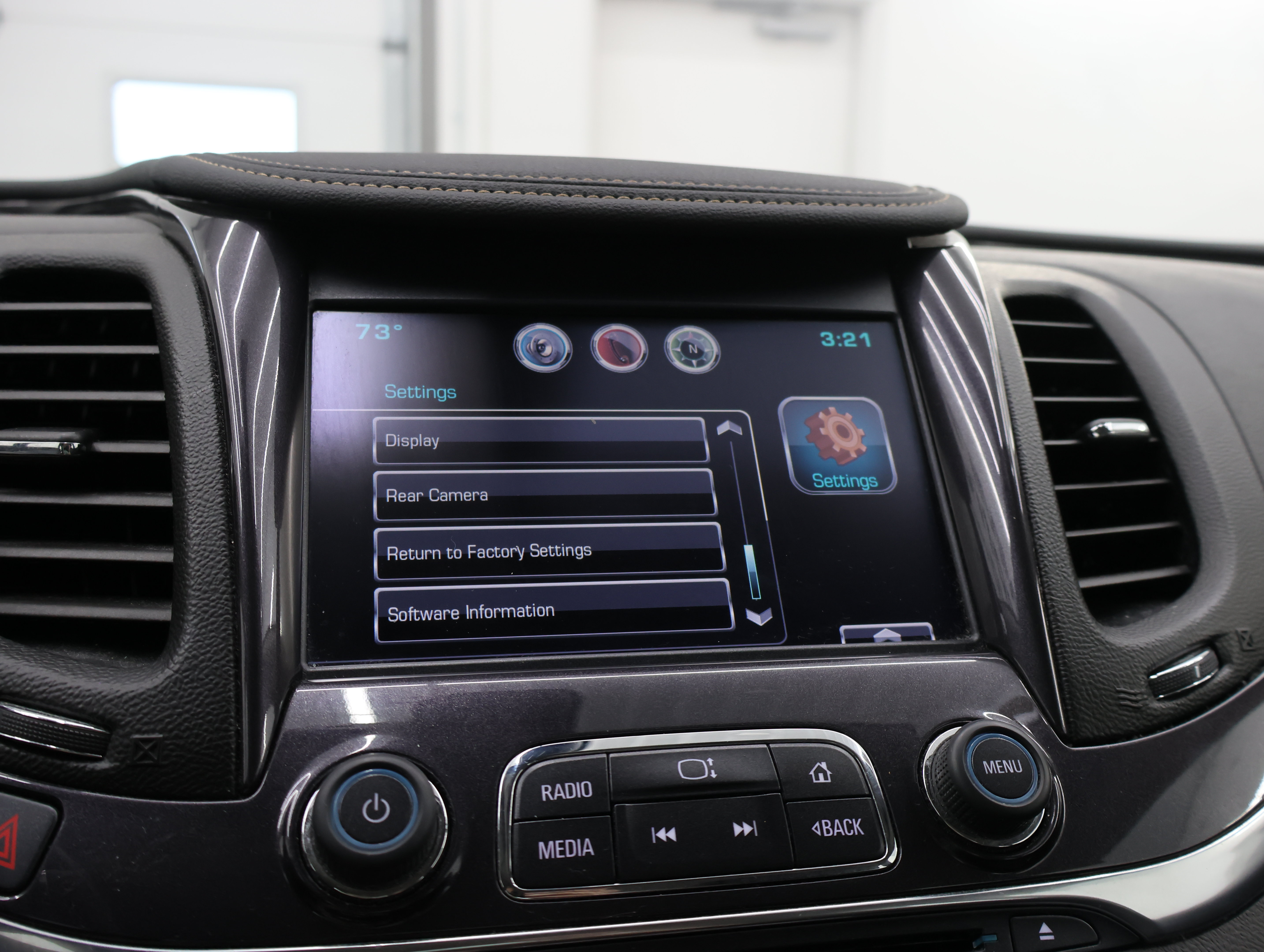 Used 2015 Chevrolet Impala LT w/ Convenience Package FWD image 48