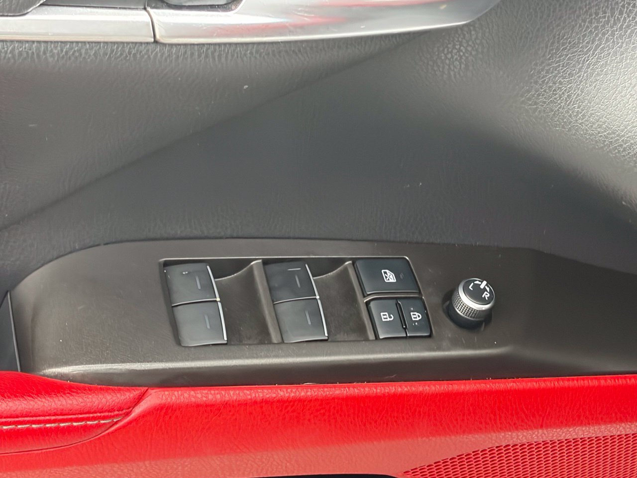 Used 2022 Toyota Camry XSE w/ Navigation Package FWD image 6