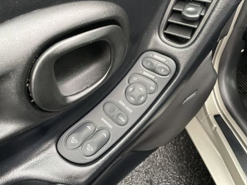 Used 1999 Chevrolet Corvette Coupe w/ Memory Pkg image 19