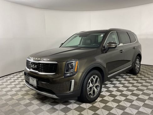Used 2022 Kia Telluride EX image 4