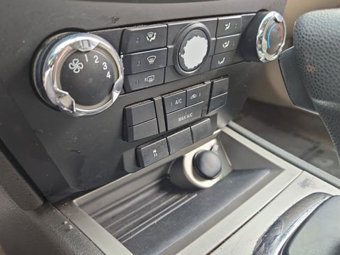 Used 2010 Ford Fusion SE image 21