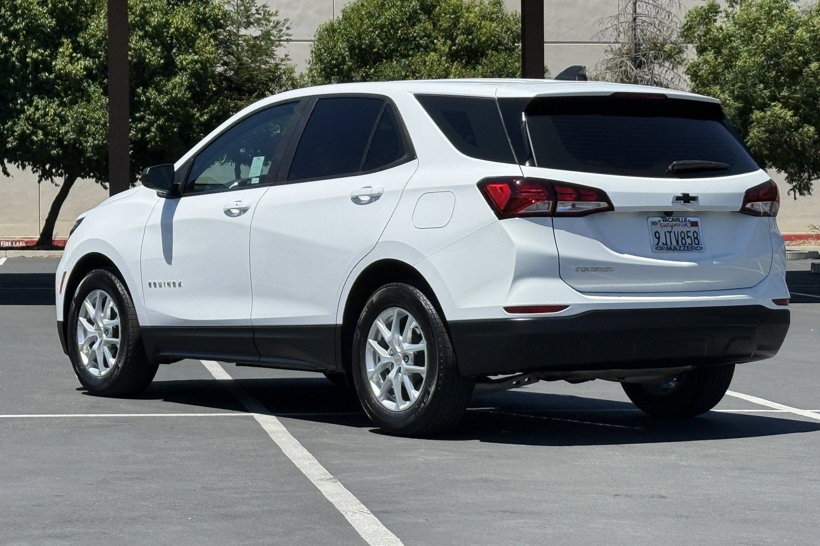 Used 2024 Chevrolet Equinox LS FWD image 3