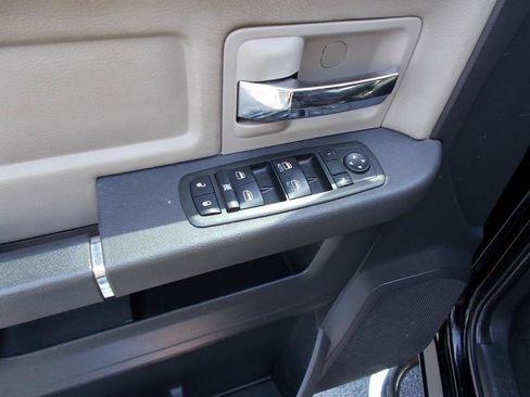 Used 2012 RAM 1500 Classic SLT AWD/4WD image 29