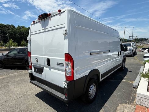Used 2025 RAM ProMaster 2500 w/ Convenience Group FWD image 4