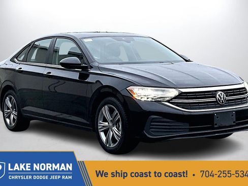Used 2024 Volkswagen Jetta SE image 1