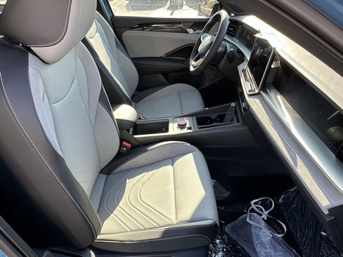 New 2026 Volkswagen Tiguan SE R-Line AWD/4WD image 15