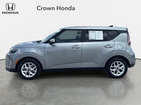 Used 2024 Kia Soul LX w/ Option Group 015 FWD image 2