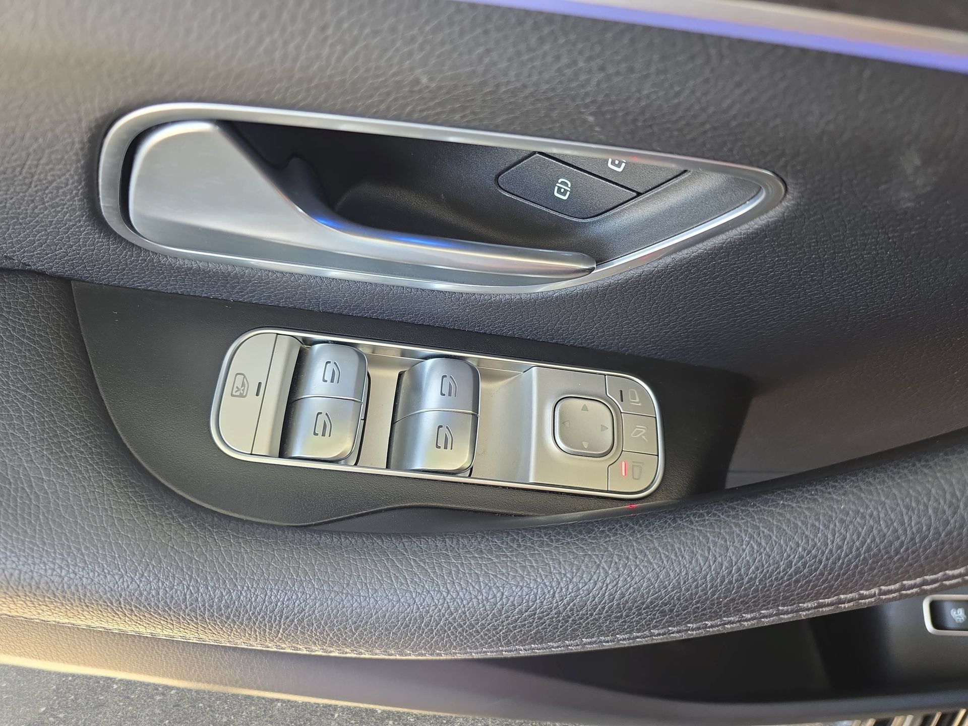 Used 2024 Mercedes-Benz GLE 350 4MATIC image 27