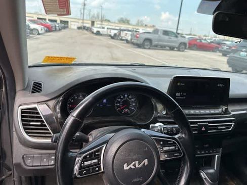 Used 2022 Kia Seltos EX AWD/4WD image 6