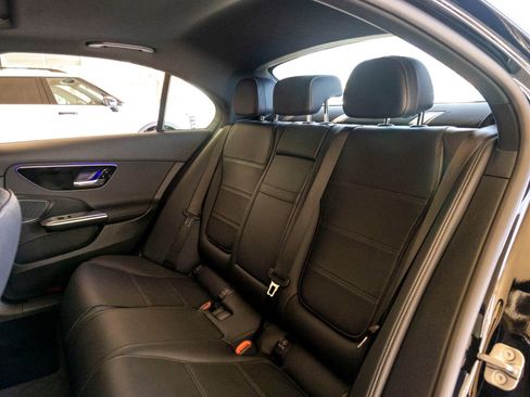 Used 2025 Mercedes-Benz C 300 Sedan image 29
