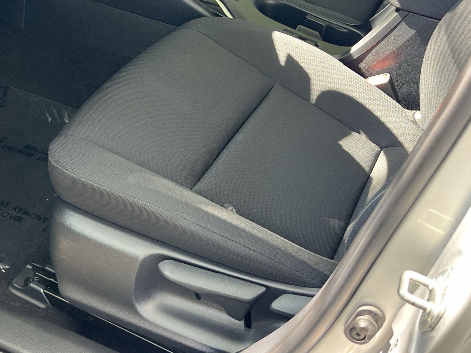 Used 2025 Toyota Corolla LE FWD image 12