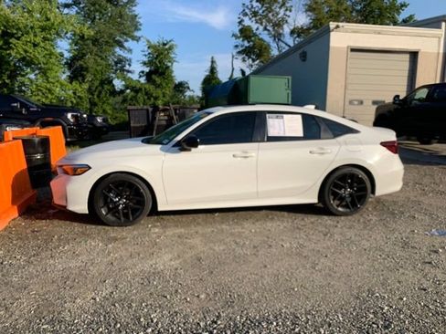 Used 2025 Honda Civic Sport image 5