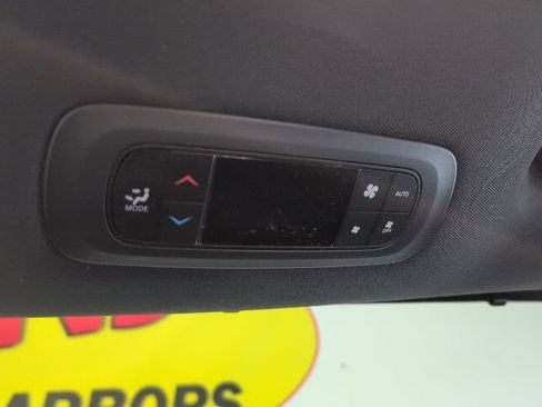 New 2026 Chrysler Voyager LX image 27