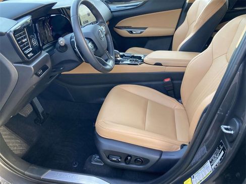 Used 2025 Lexus NX 250 FWD image 11
