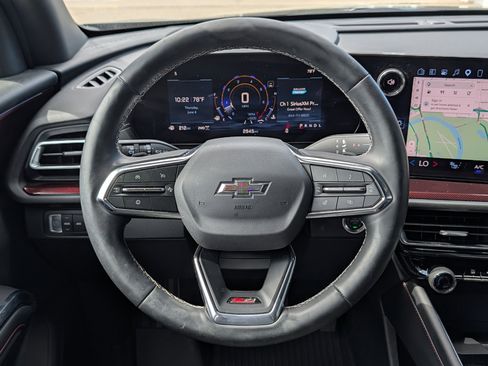 Certified 2025 Chevrolet Traverse Z71 w/ Driver Confidence Package AWD/4WD image 13