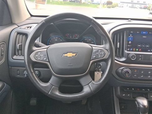 Used 2022 Chevrolet Colorado Z71 AWD/4WD image 18