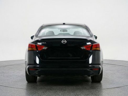 Used 2025 Nissan Altima 2.5 SV image 7