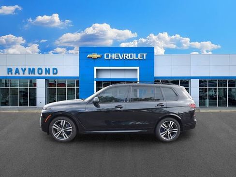 Used 2025 BMW X7 xDrive40i w/ M Sport Package AWD/4WD image 6