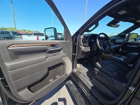 New 2026 Chevrolet Silverado 2500 High Country w/ Midnight Edition AWD/4WD image 15