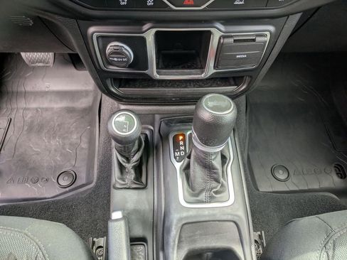 Used 2022 Jeep Wrangler Unlimited Sport image 18