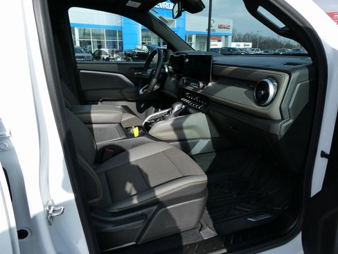 Certified 2024 Chevrolet Colorado ZR2 w/ ZR2 Convenience Package III image 16