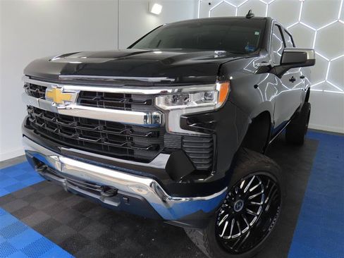 Used 2023 Chevrolet Silverado 1500 LT AWD/4WD image 1