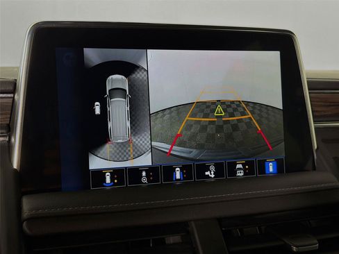 Used 2022 Chevrolet Tahoe LT w/ Luxury Package AWD/4WD image 21