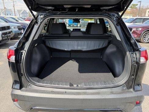 Certified 2023 Toyota Corolla Cross LE w/ Moonroof Package AWD/4WD image 33