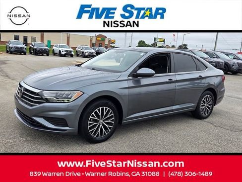Used 2020 Volkswagen Jetta SE FWD image 3