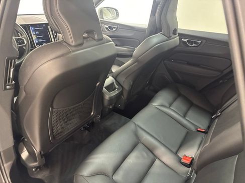 Used 2020 Volvo XC60 T6 Momentum AWD/4WD image 21