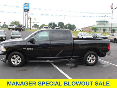 Used 2021 RAM 1500 Classic SLT AWD/4WD image 5